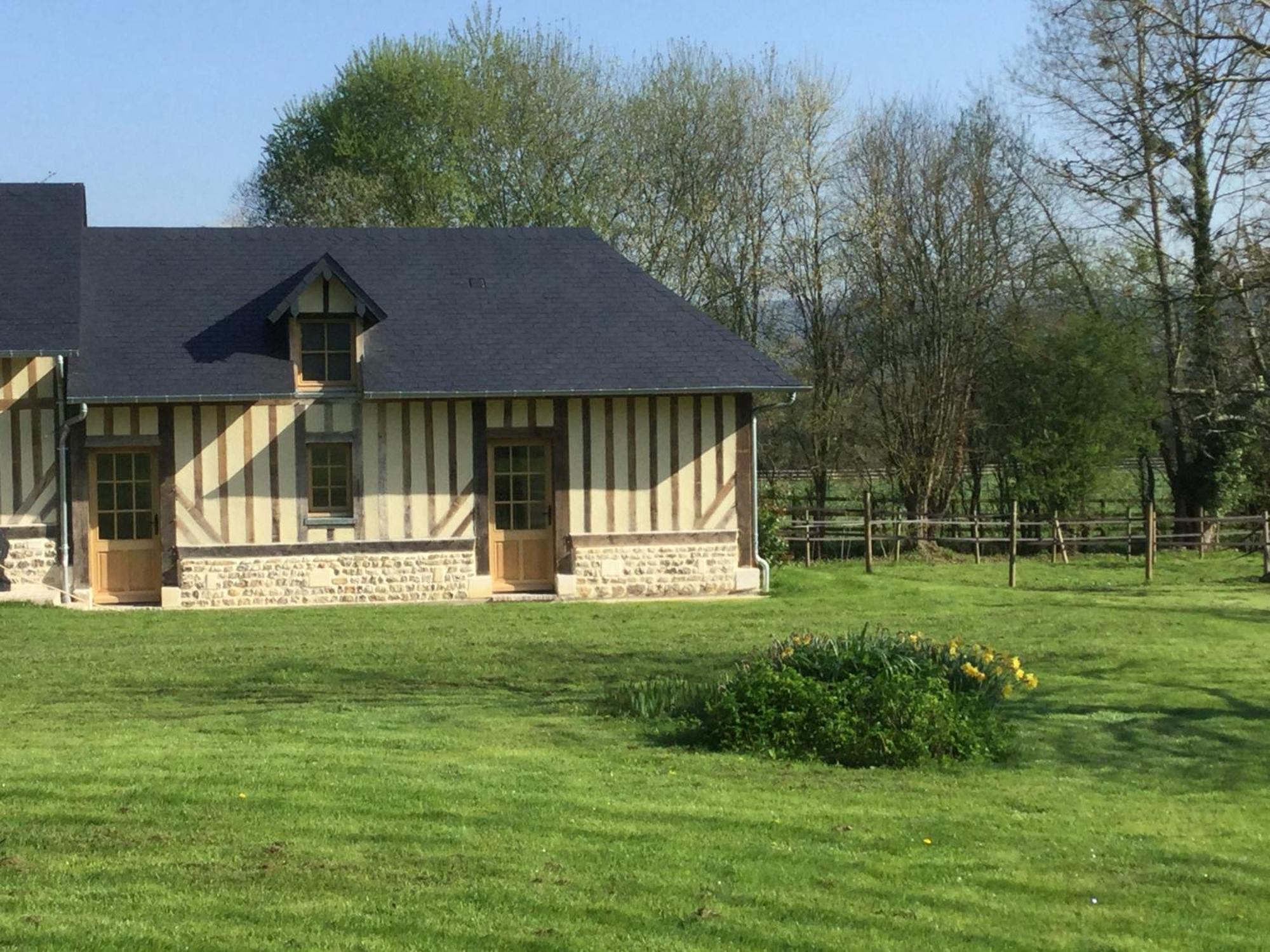 L'Auberge Du Mont Le Breuil-en-Auge Exterior foto